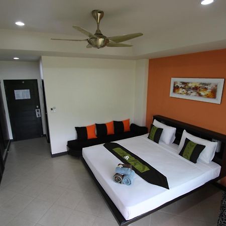Babylon Pool Villas Nai Harn Eksteriør billede
