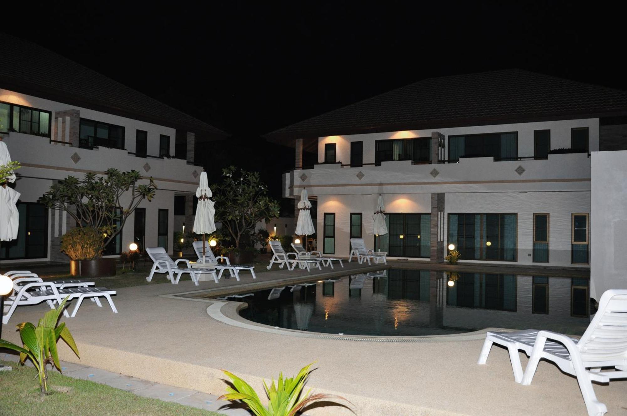 Babylon Pool Villas Nai Harn Eksteriør billede